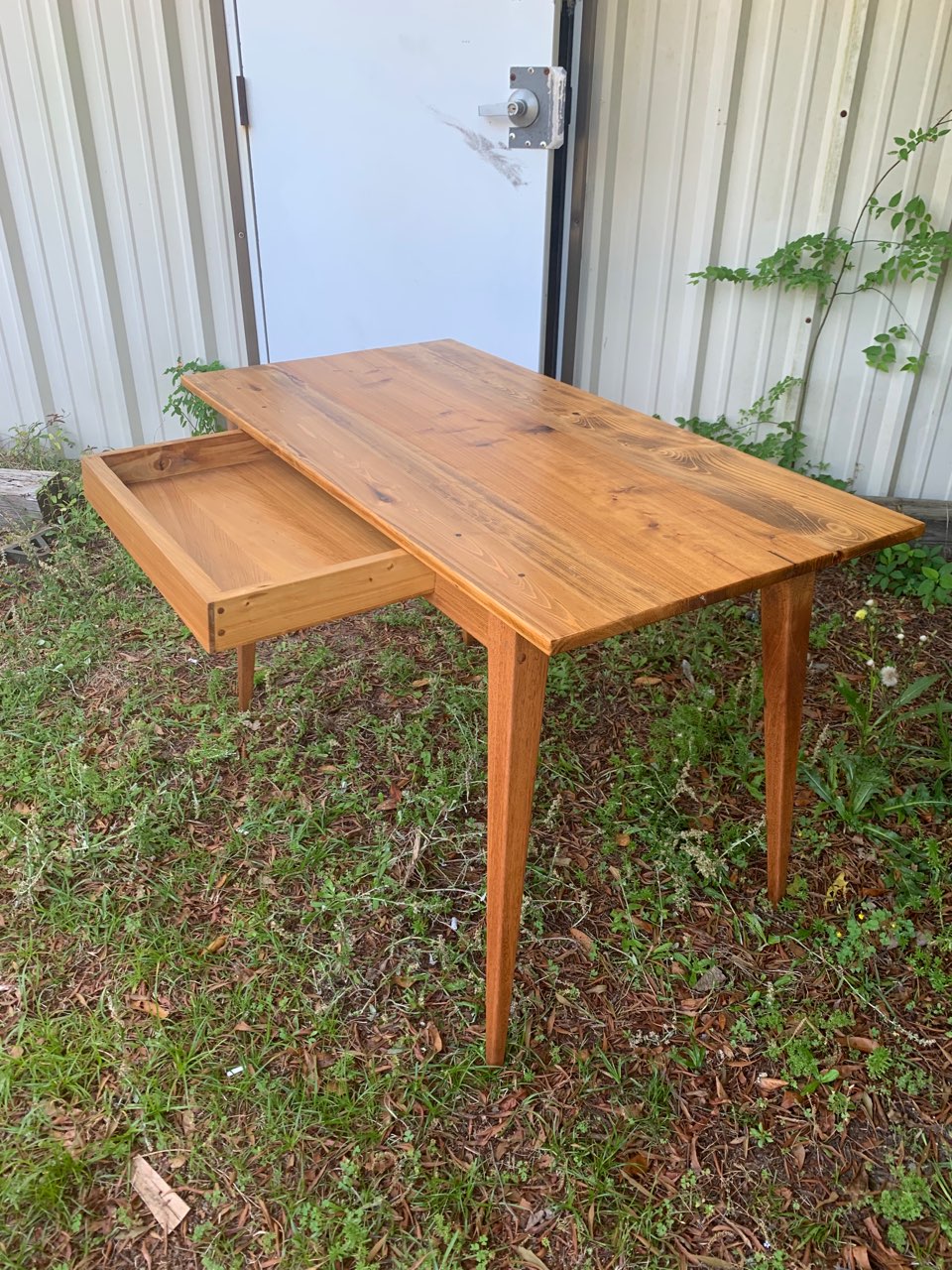Desks – Landrum Tables